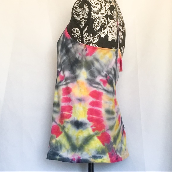 ❌SOLD❌TieDye Tank - Picture 2 of 5